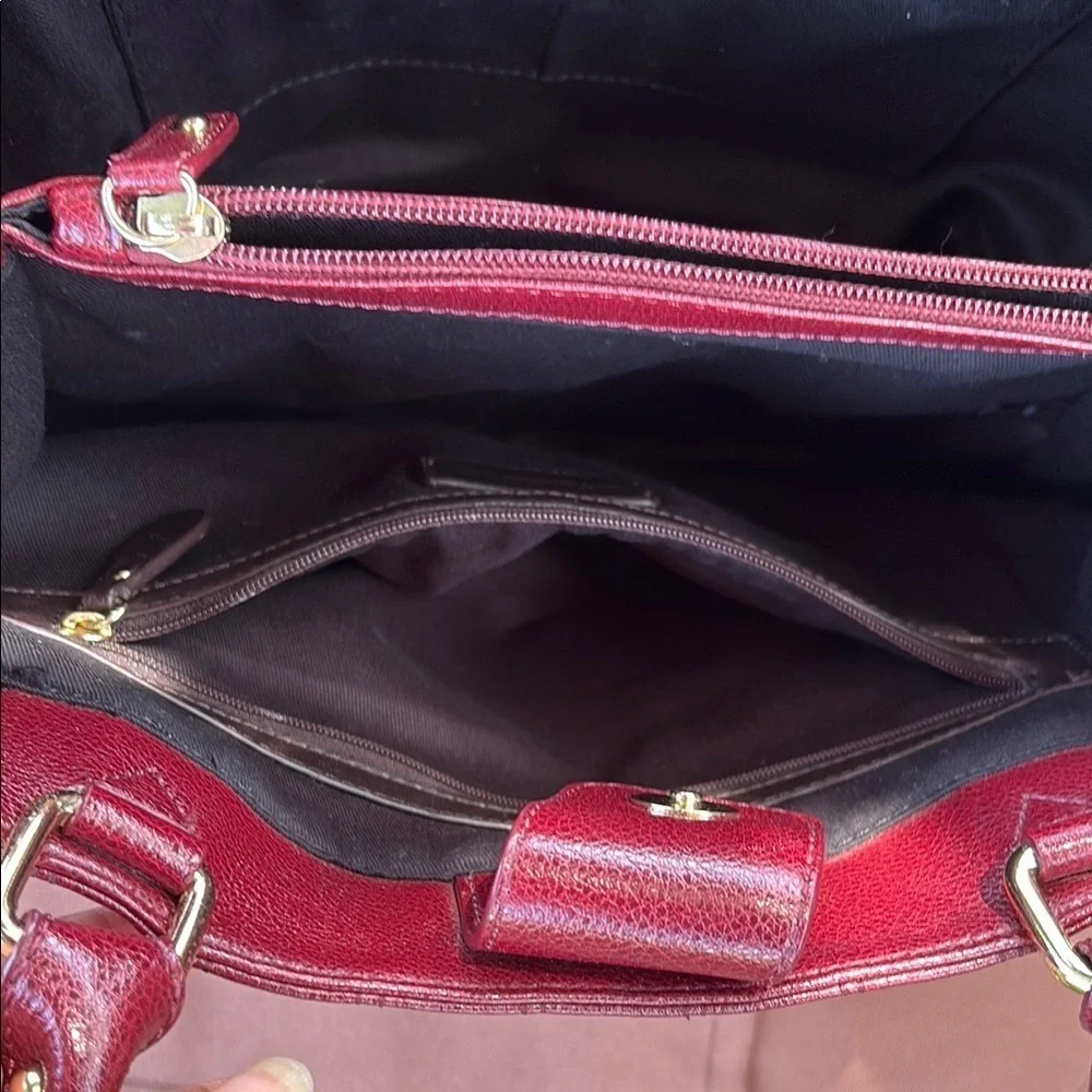 ANTONIO MELANI Burgundy Quilted Shoulder Bag with Gold Hardware
